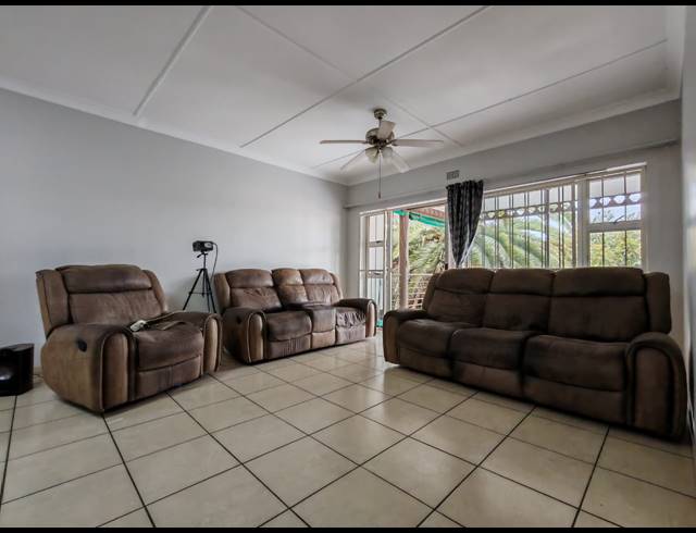 2 BEDROOM TOWNHOUSE FOR SALE IN THREE RIVERS